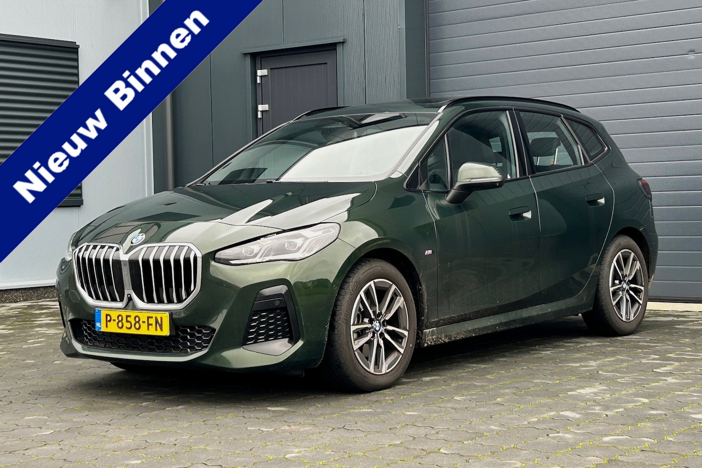 BMW 2-serie Active Tourer - 218i M-Sport PANO H/K TREKHAAK KEYLESS - AutoWereld.nl