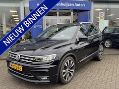 Volkswagen Tiguan - 2.0 TSI 4Motion Highline Business R 3X R Line Panoramadak | Trekhaak | info;f.bogaars 0492