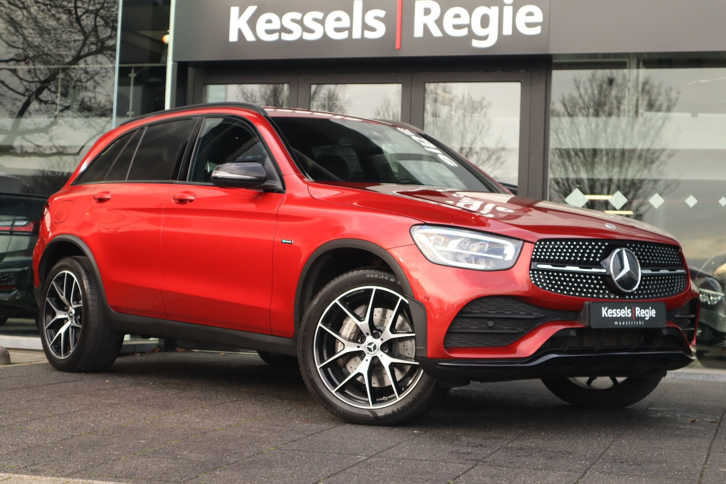 Mercedes-Benz GLC-klasse - 300e 4MATIC AMG Night Ambient El.Haak 20” Camera CarPlay Stoelverwarming - AutoWereld.nl