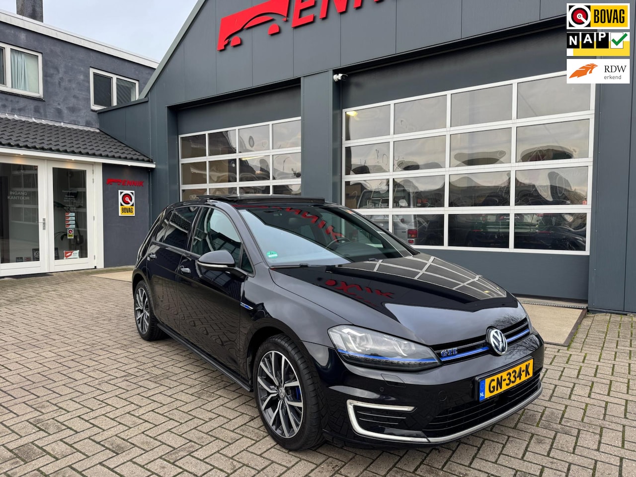 Volkswagen Golf - 1.4 TSI GTE Performance / Pano / ACC / Lane Assist / Trekhaak / NL Auto met NAP . - AutoWereld.nl