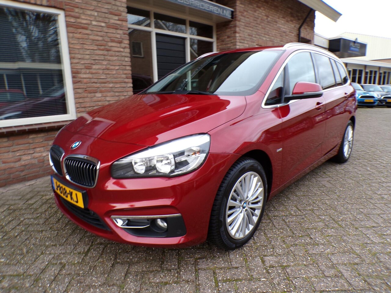 BMW 2-serie Gran Tourer - 218d Automaat / Leder / Navi / Panoramadak - AutoWereld.nl