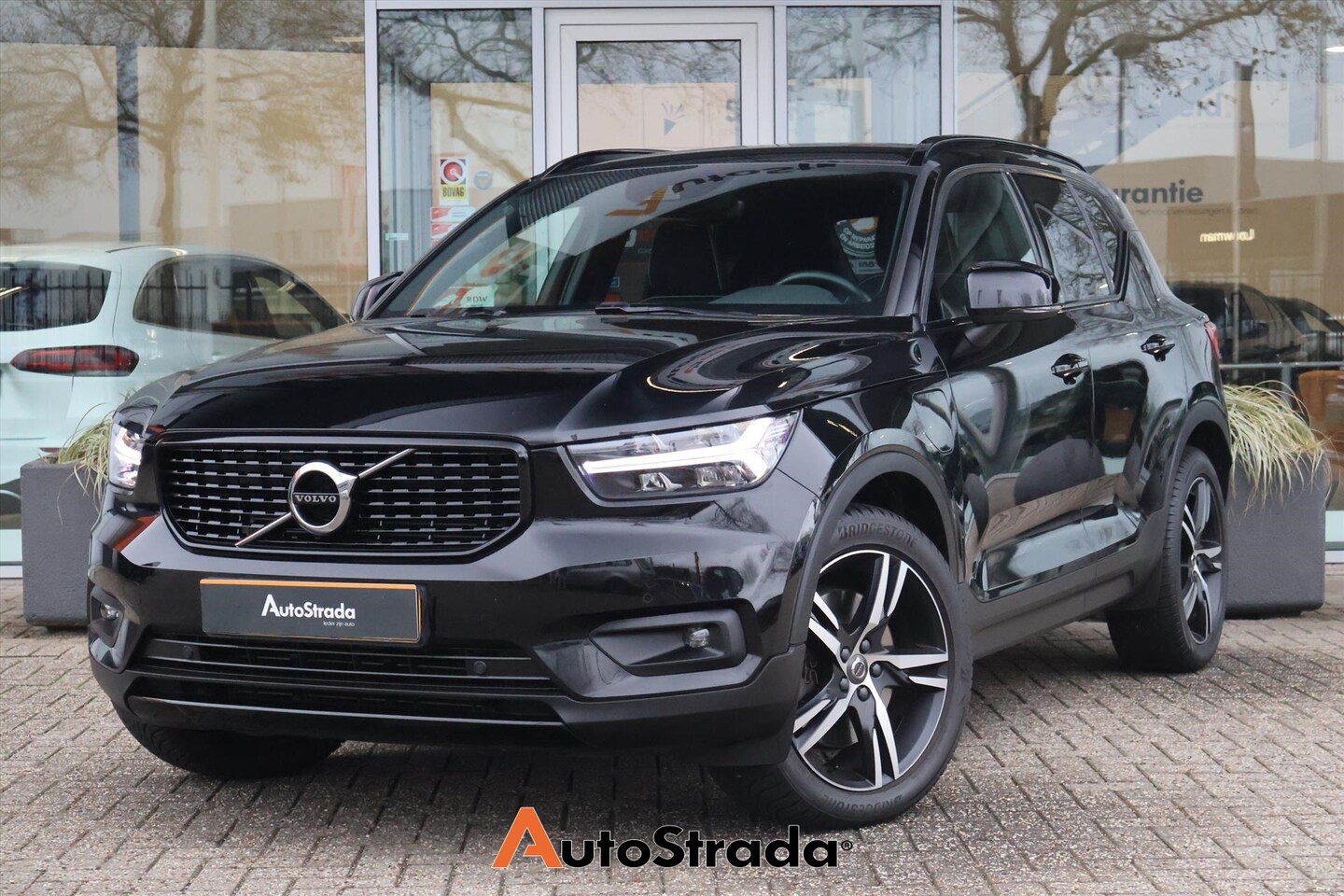 Volvo XC40 - T5 R-Design Twin Engine 262pk | Stoelverwarming | Virtual | Navigatie | Cruise | Climate | - AutoWereld.nl