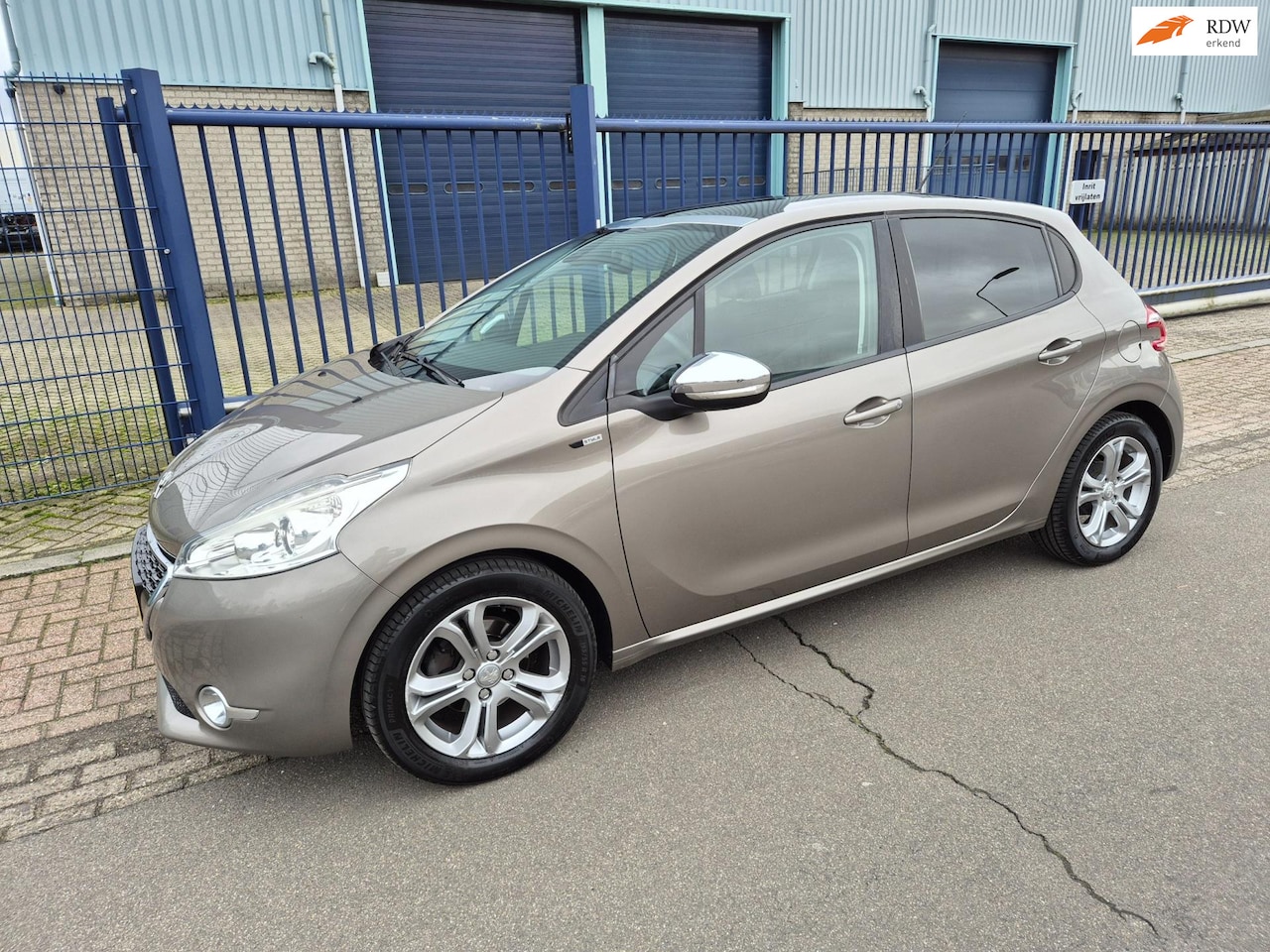 Peugeot 208 - 1.2 PureTech Style Pack Plus *183.726 KM*NAVI*PANO - AutoWereld.nl