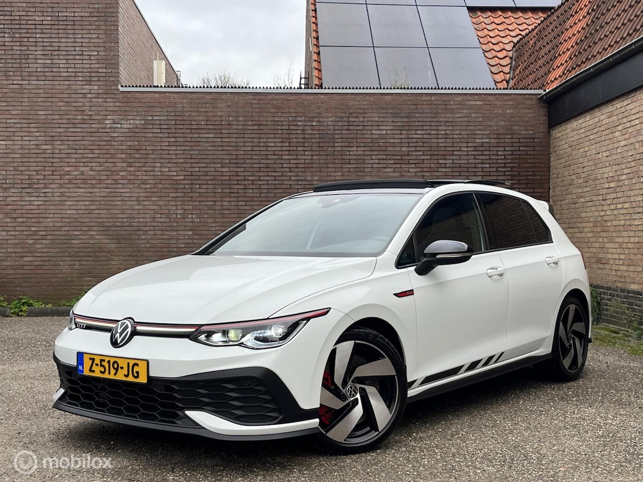 Volkswagen Golf - 2.0 GTI Clubsport 300PK | PANO - AutoWereld.nl