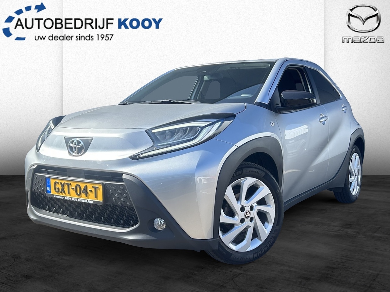 Toyota Aygo X - 1.0 VVT-i First / Licht metalen velgen / Camera / CarPlay - AutoWereld.nl