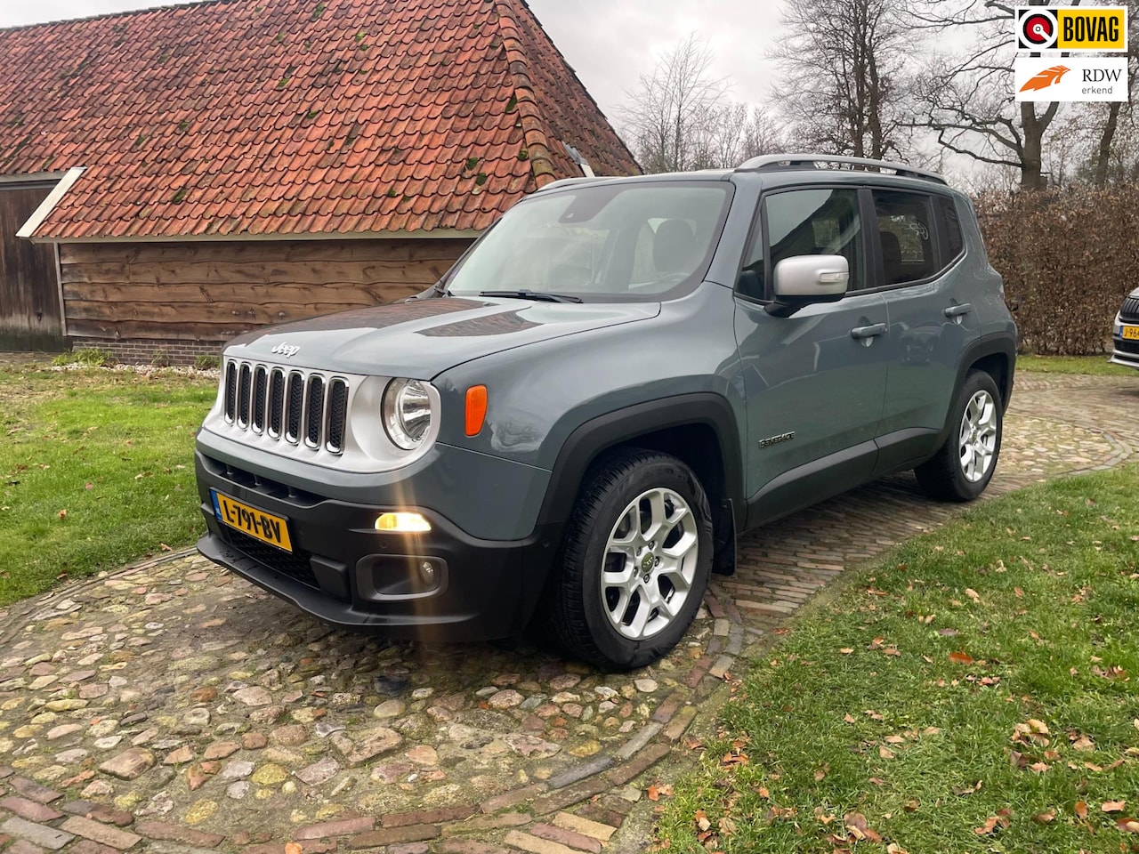 Jeep Renegade - 1.4 MultiAir Limited-Navi-Stoelverw-Trekhaak- - AutoWereld.nl