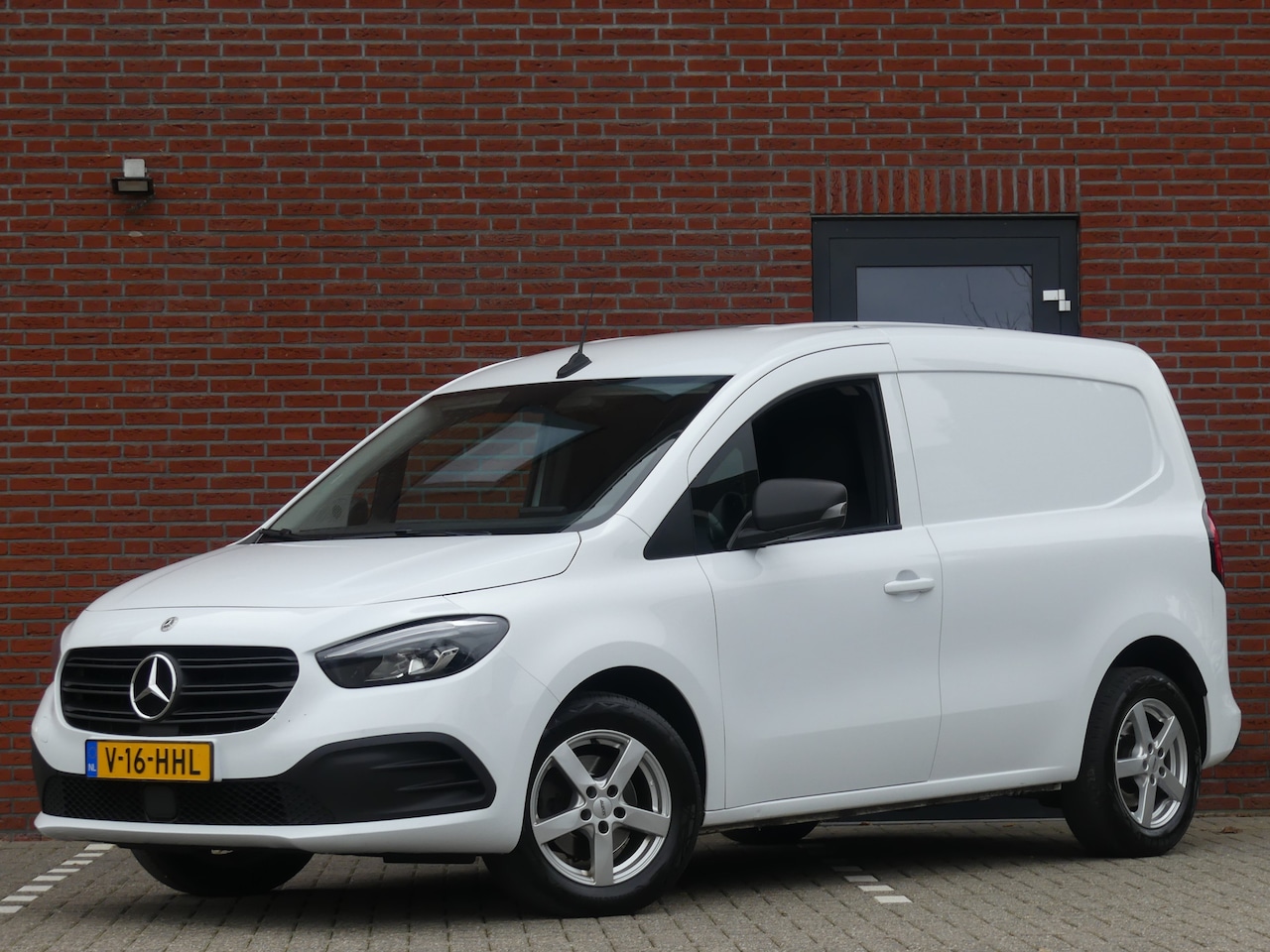 Mercedes-Benz Citan - 110 CDI Pro 3 Persoons LED/Trekhaak/Camera - AutoWereld.nl