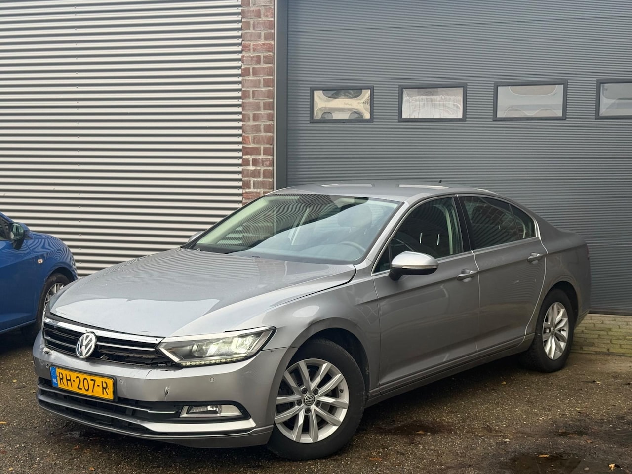 Volkswagen Passat - 1.6 TDI Comfortline 1.6 TDI Comfortline - AutoWereld.nl