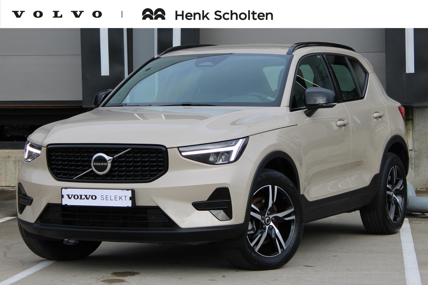 Volvo XC40 - B4 Plus Dark | Verwarmbare Voorstoelen en Stuurwiel | Semi-Elektrische Trekhaak | Verwarmb - AutoWereld.nl