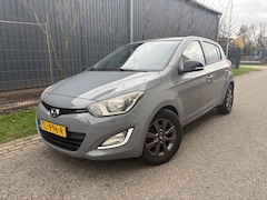 Hyundai i20 - 1.2i i-Motion / 5-DEURS / AIRCO / 134dkm