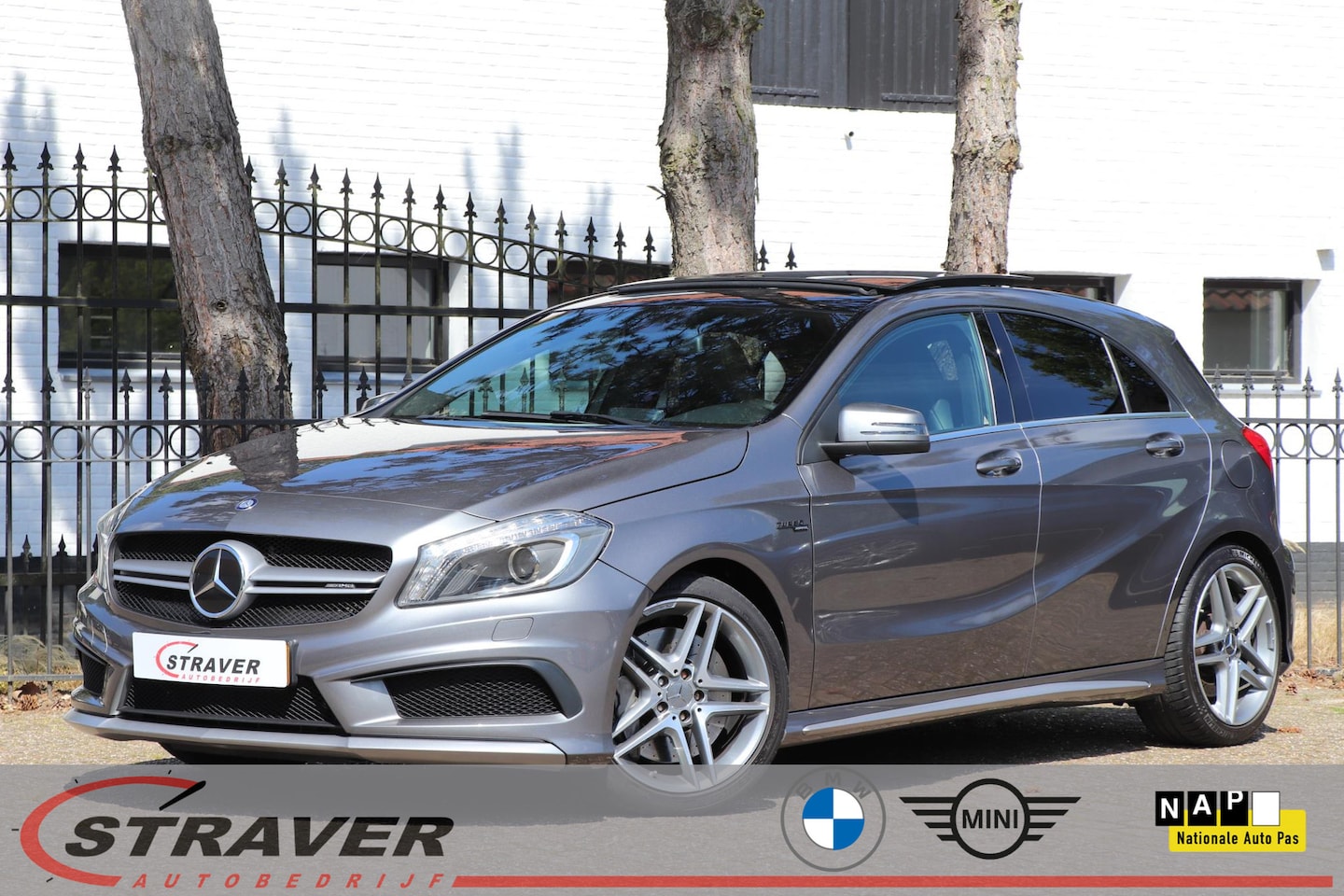 Mercedes-Benz A-klasse - AMG 45 4MATIC |Panoramadak |Stoelverwarming - AutoWereld.nl