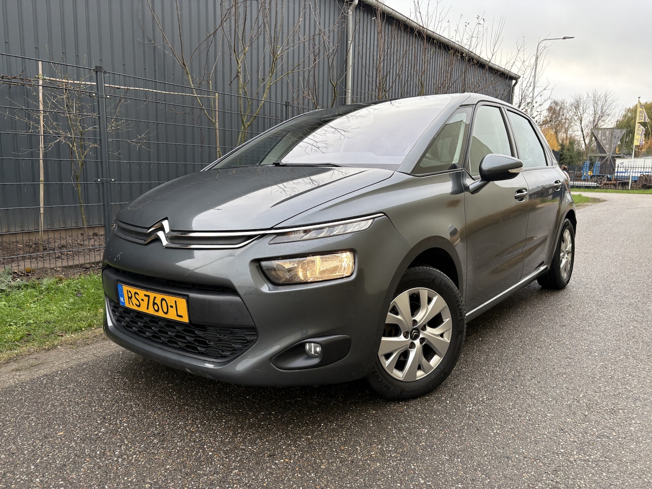 Citroën C4 Picasso - 1.6 e-HDi Intensive / AUTOMAAT / NAVI / CRUISE / 175dkm! - AutoWereld.nl