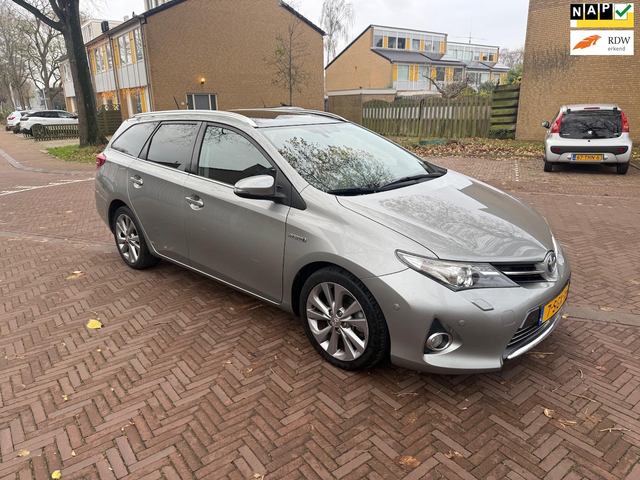 Toyota Auris Touring Sports - AUTOMAAT / Panorama dak / 146.000 NAP / Mooie auto - AutoWereld.nl