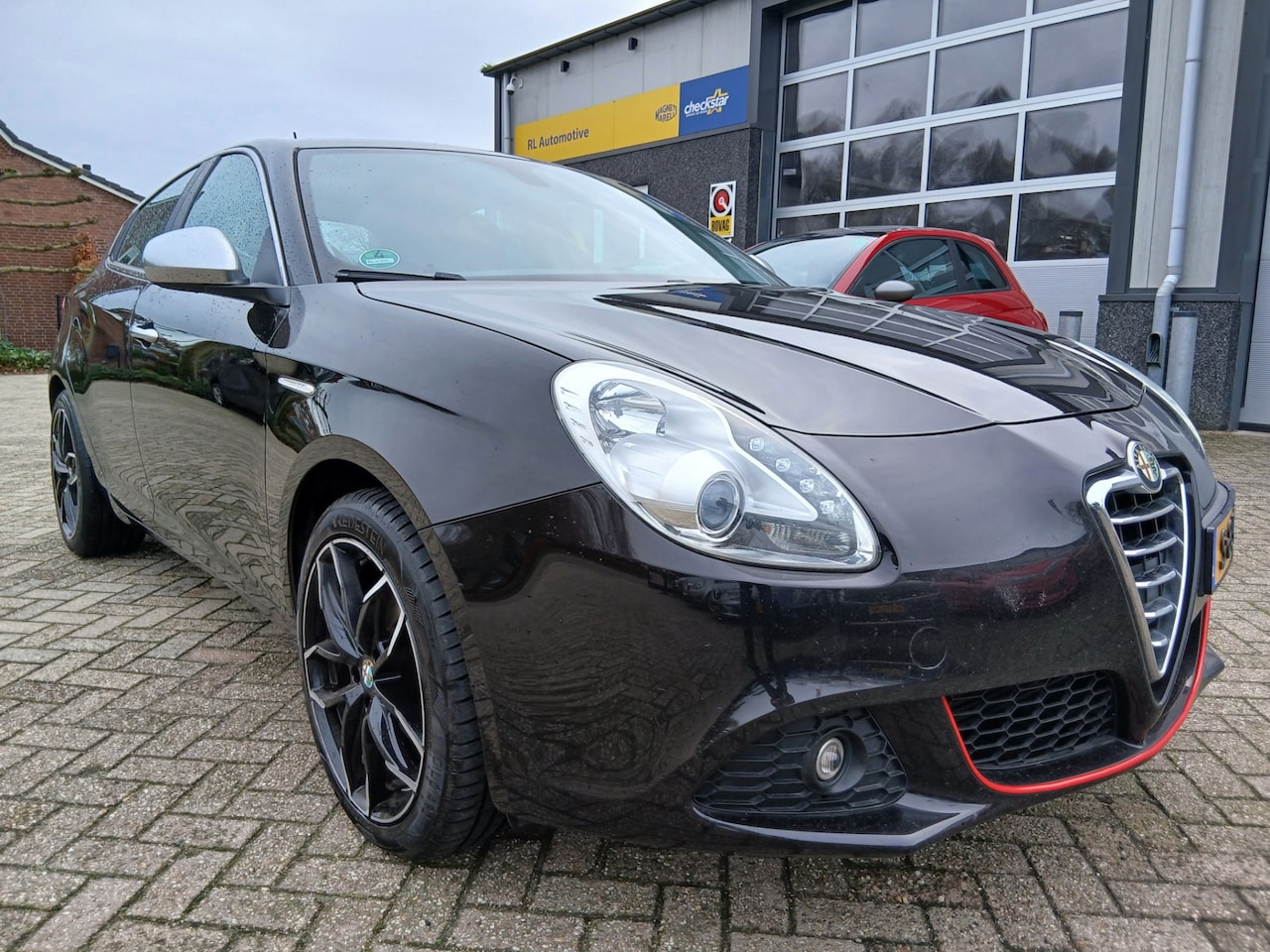 Alfa Romeo Giulietta - 1.4 T Distinctive - Airco - Trekhaak - AutoWereld.nl