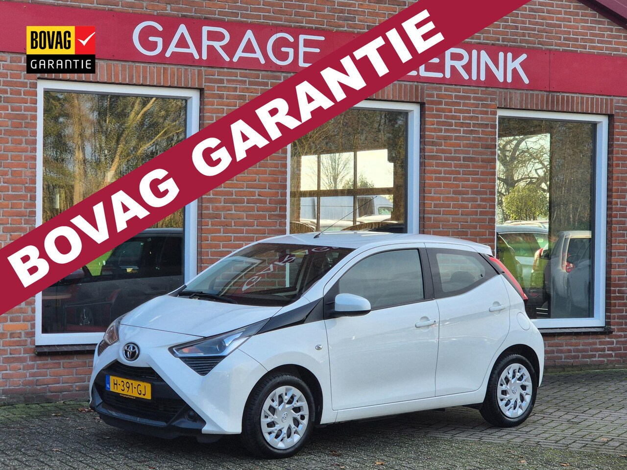 Toyota Aygo - 1.0 VVT-i x-play 72PK 5drs airco, elektr.ramen, camera, carplay - AutoWereld.nl