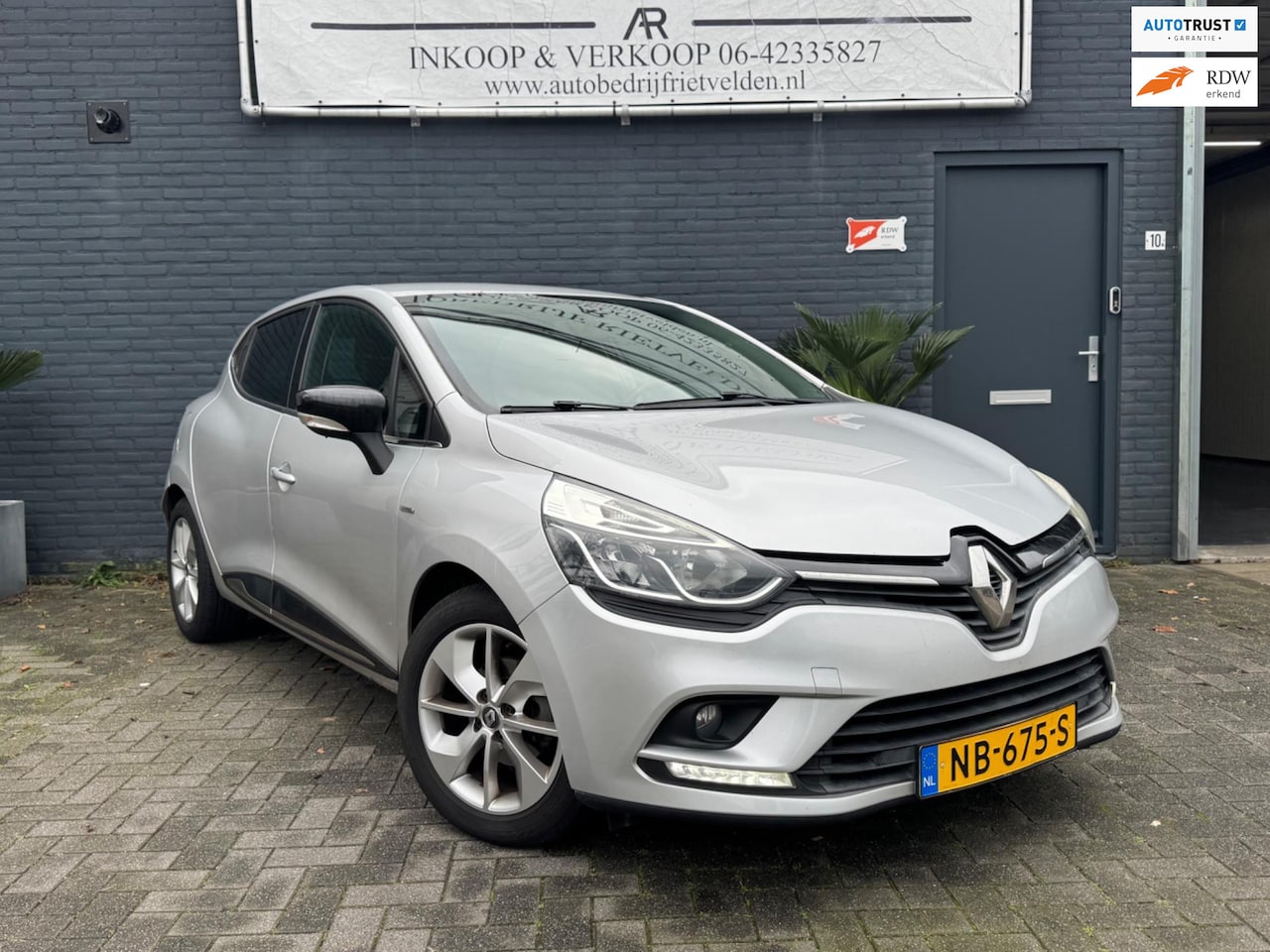 Renault Clio - 0.9 TCe Limited Facelift Navi DAB+ Clima! Inruil mogelijk! - AutoWereld.nl