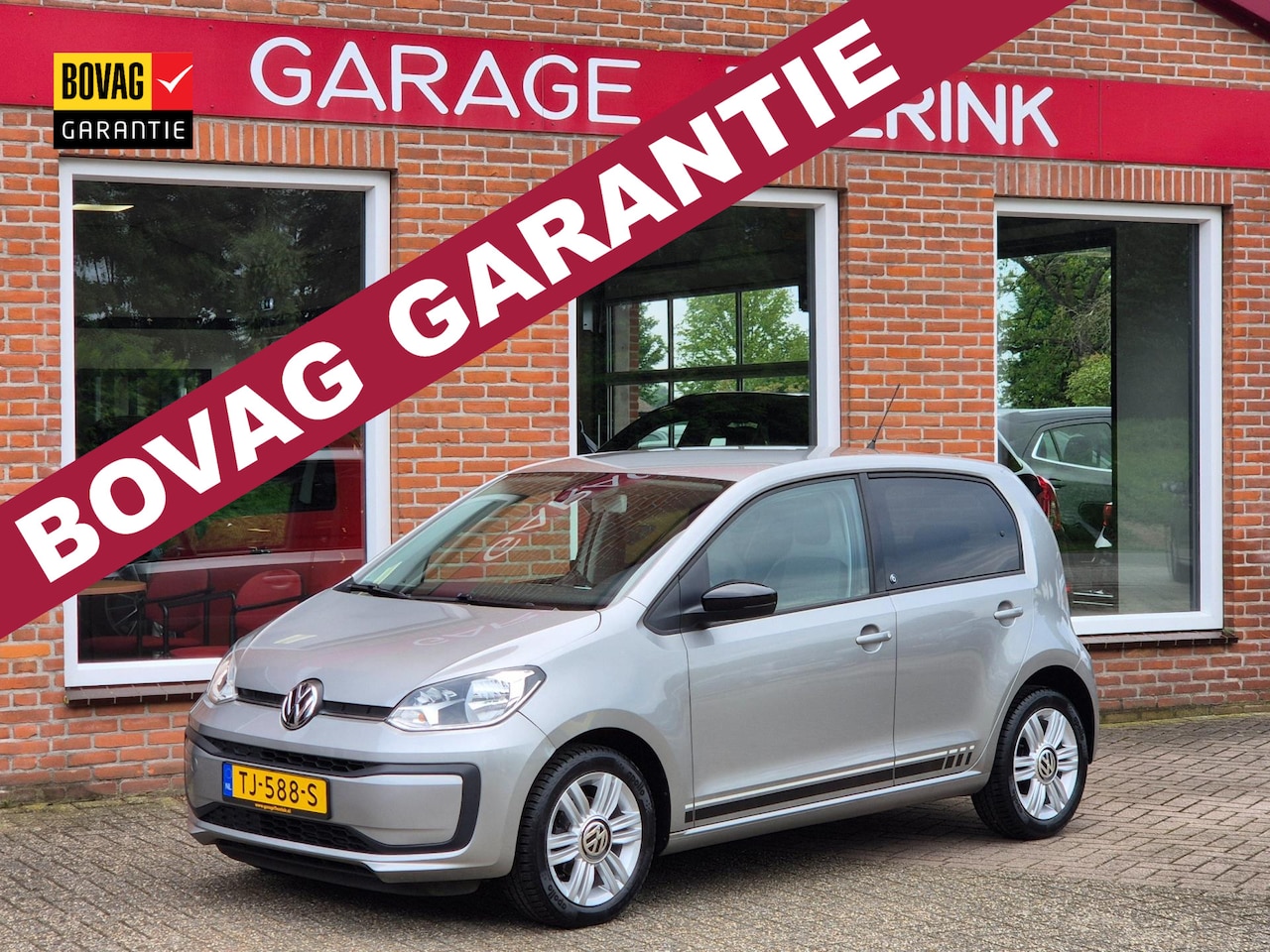 Volkswagen Up! - 1.0 BMT up! beats 60PK 5drs airco, cruise, navi, pdc, lmv, dab, camera - AutoWereld.nl