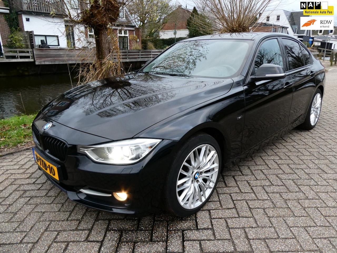 BMW 3-serie - 320i 170pk Edition Exe Automaat Clima Navi Xenon LED - AutoWereld.nl