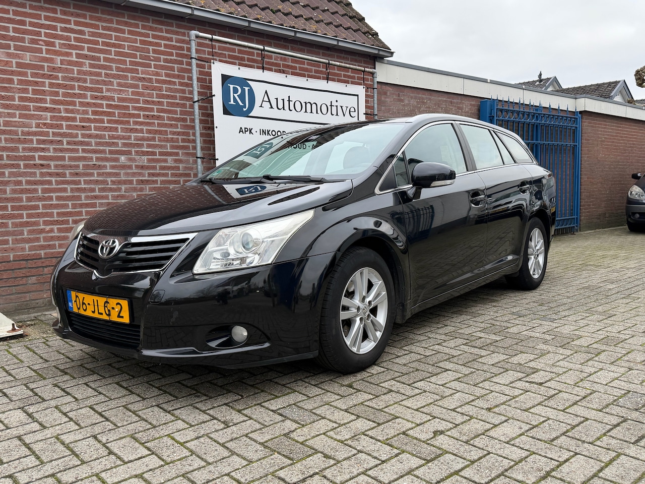 Toyota Avensis Wagon - 1.8 VVTi Dynamic NIEUW APK/NAP/CLIMA - AutoWereld.nl
