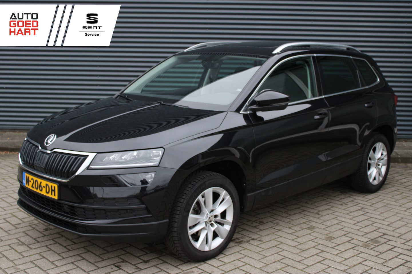 Skoda Karoq - 1.5 TSI ACT Business Panoramdak Full-Led Camera DAB+ - AutoWereld.nl