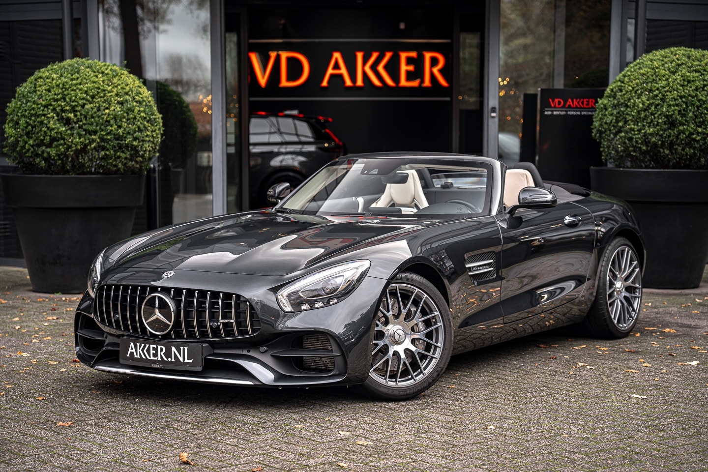 Mercedes-Benz AMG GT Roadster - 476 pk | Burmester | MANUFAKTUR lak | Stoelventilatie | Carbon Inleg - AutoWereld.nl