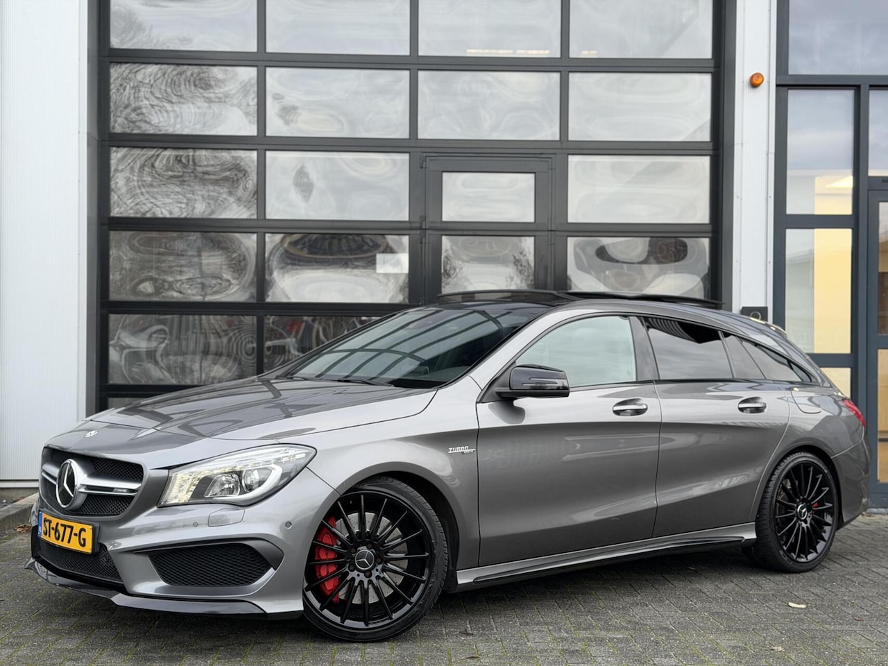Mercedes-Benz CLA-klasse Shooting Brake - AMG 45 4MATIC / PANO /LUX - AutoWereld.nl