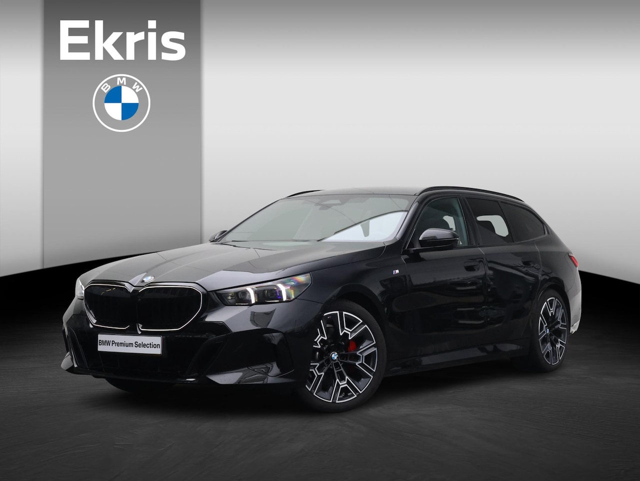 BMW 5-serie Touring - 520i M Sportpakket Pro/ Verwarmd Stuurwiel/ Comfort Access/ Elektrische Trekhaak/ Panorama - AutoWereld.nl