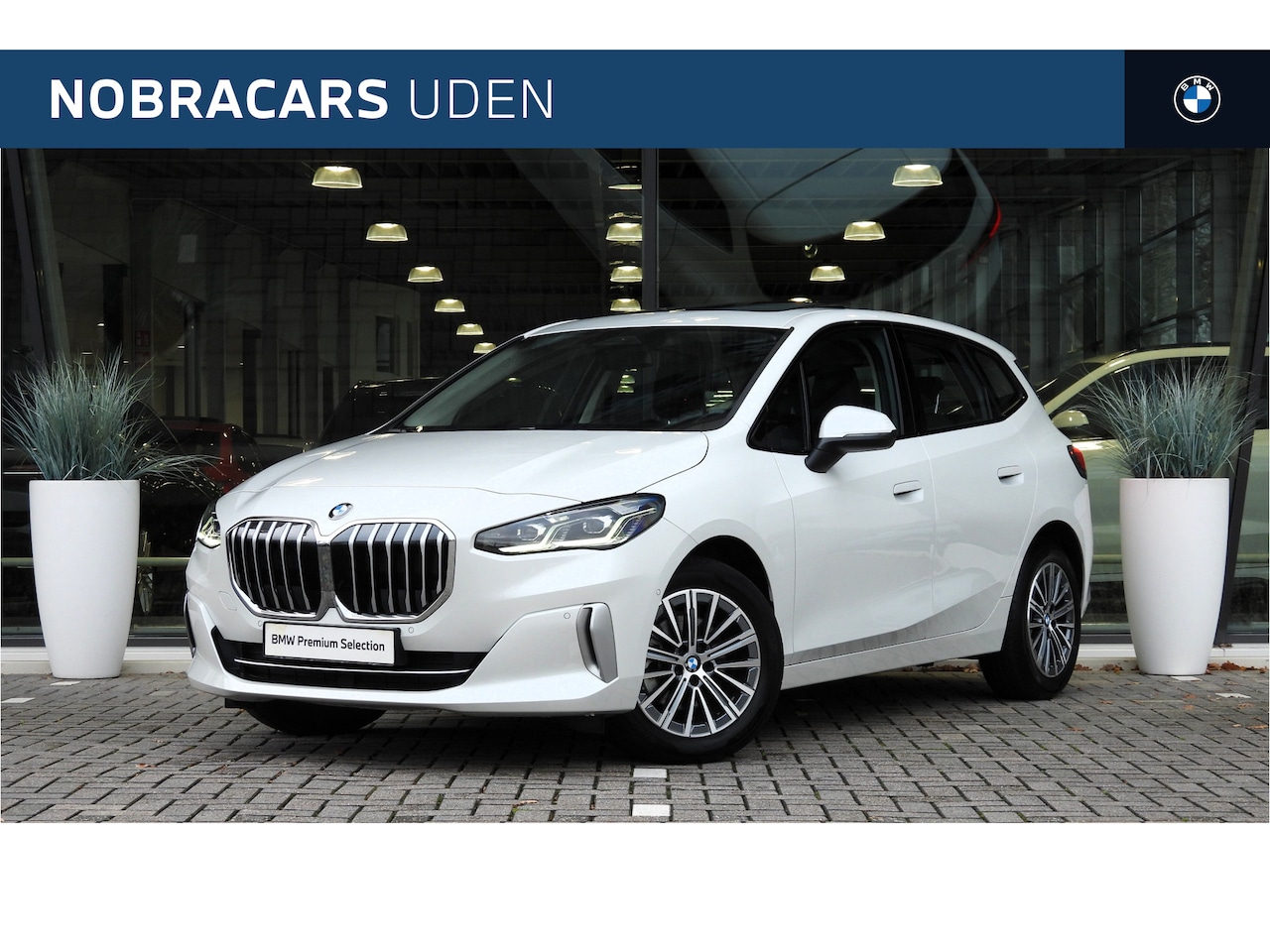 BMW 2-serie Active Tourer - 220i Luxury Line Automaat / Panoramadak / Sportstoelen / Achteruitrijcamera / Comfort Acce - AutoWereld.nl