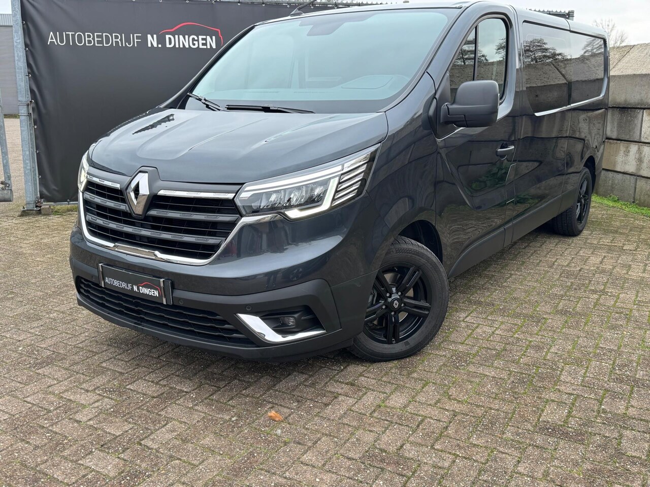 Renault Trafic - 2.0 Blue dC1 150 EDC T29 L2H1 Extra DC 6 persoons - AutoWereld.nl