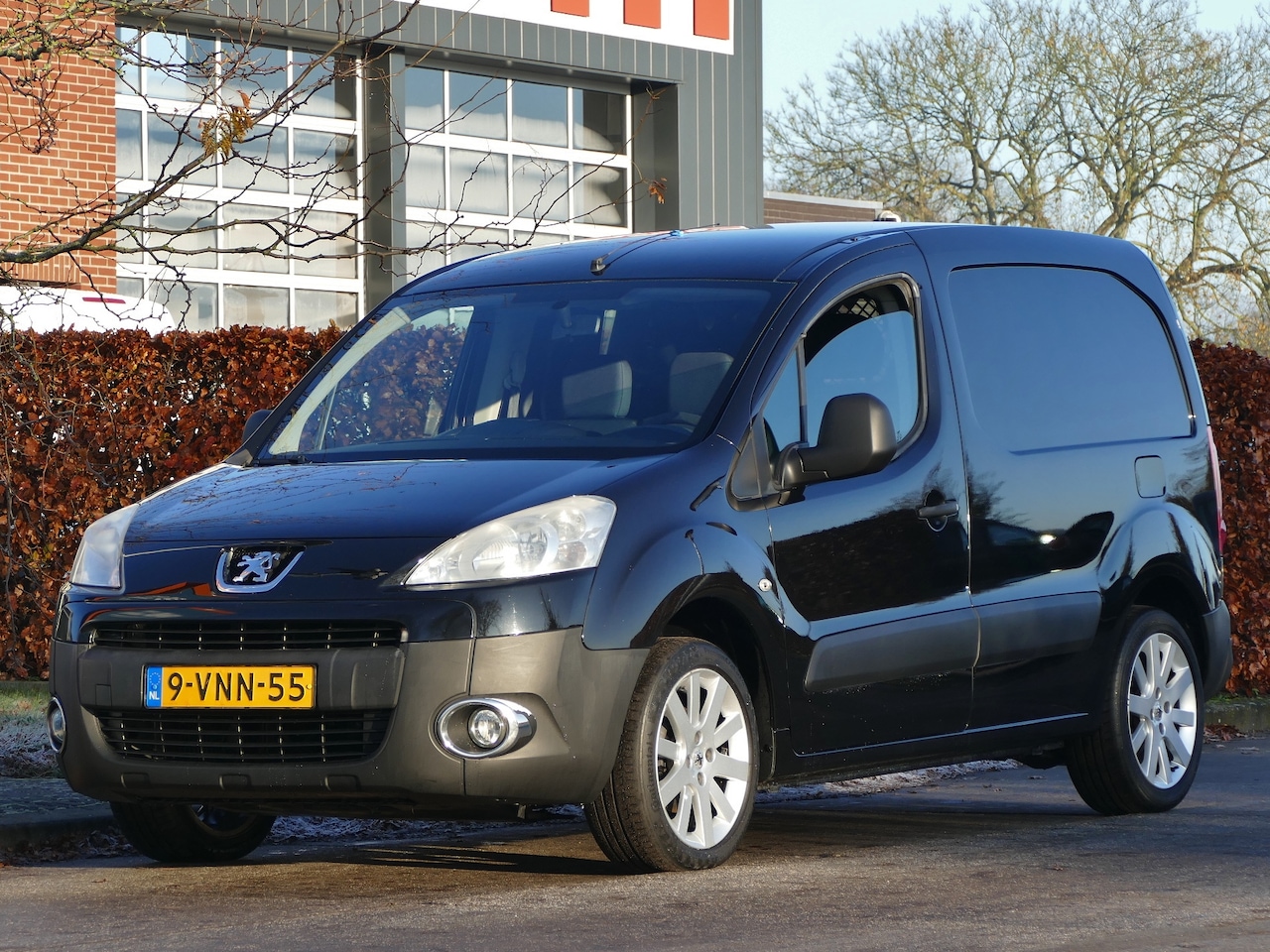 Peugeot Partner - 122 1.6 HDI 90pk L1 XT Profit + | airco | schuifdeur | trekhaak - AutoWereld.nl