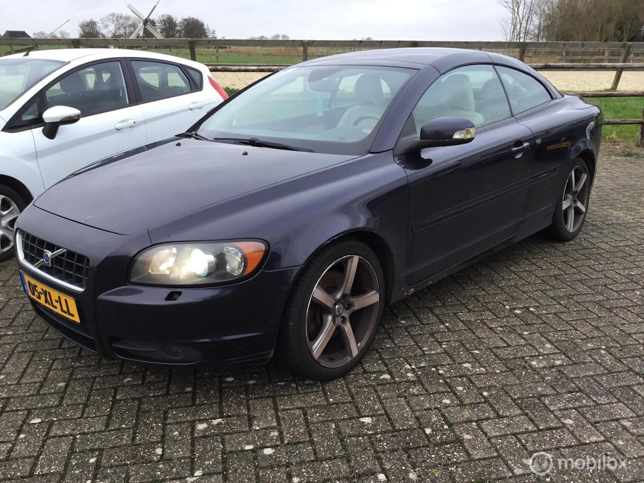 Volvo C70 Convertible - 2.4 D5 Summum 2.4 D5 Summum - AutoWereld.nl