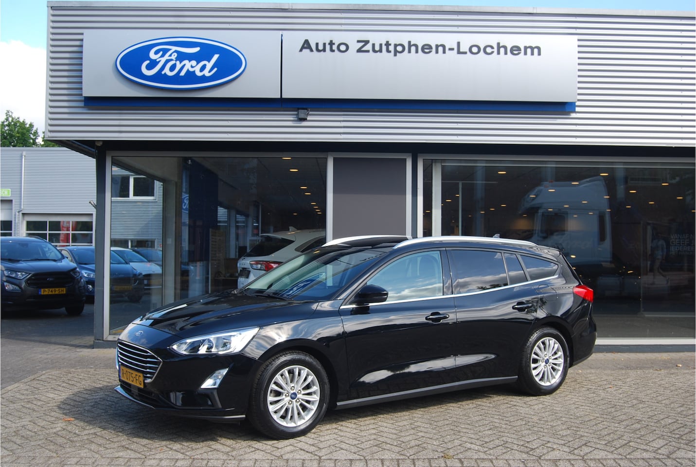 Ford Focus Wagon - 1.0 EcoBoost 125PK Titanium Business WAGON TREKHAAK | STOEL/STUUR-VOORRUITVERW | NAVI | AP - AutoWereld.nl