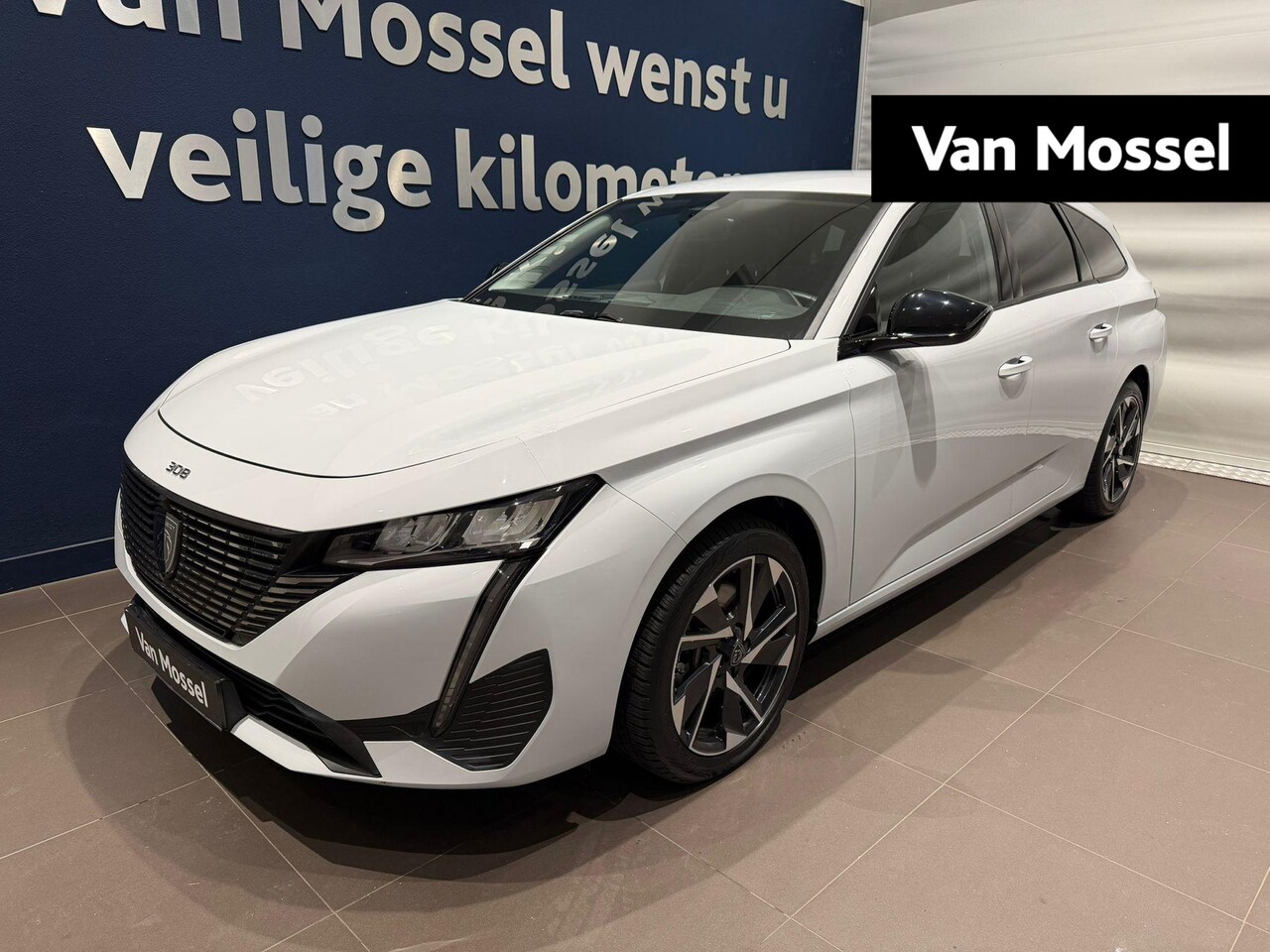 Peugeot 308 SW - 1.2 PureTech Allure | Automaat | Camera | Trekhaak | Navigatie | 17" Lichtmetalen velgen - AutoWereld.nl