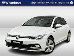 Volkswagen Golf - 1.5 TSI 130PK Style / Panoramadak / Memory Seats / Parkeersensoren V+A / Draadloos App-Con