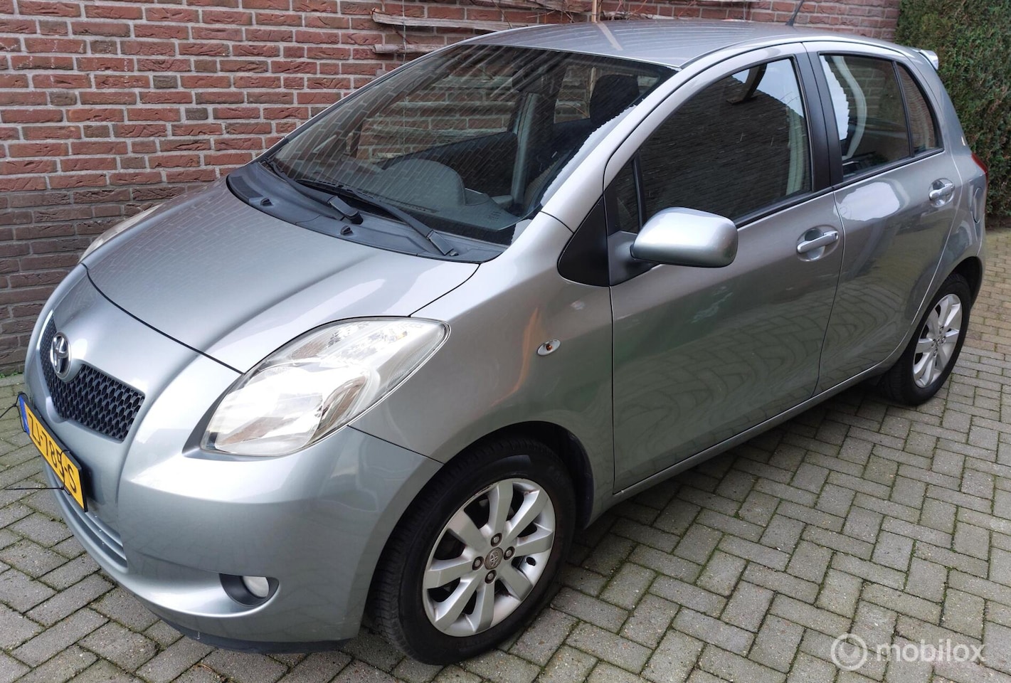 Toyota Yaris - 1.3 VVTi Executive Airco/Navigatie/APK 13-9-26 - AutoWereld.nl