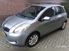 Toyota Yaris - 1.3 VVTi Executive Airco/Navigatie/APK 13-9-26