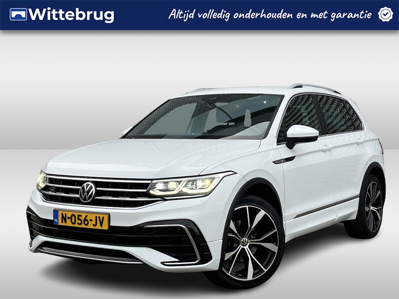 Volkswagen Tiguan - 1.5 TSI R-Line / 20" LMV / Navigatie  / App connect / Camera / Parkeersensoren V+A P4 - AutoWereld.nl