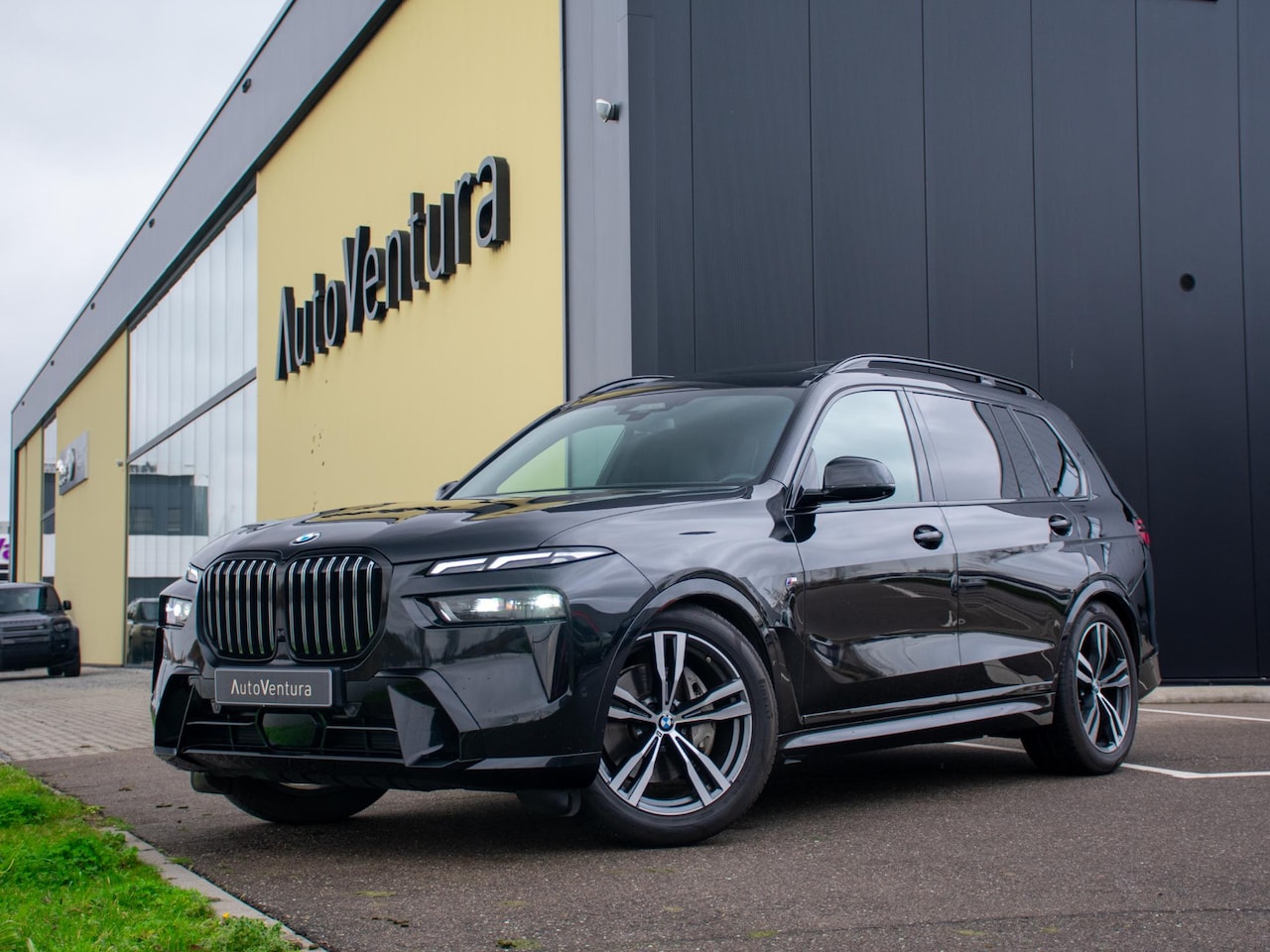 BMW X7 - xDrive40i | Trekhaak | Schuif-/kantel Pano | Head-Up | 7 Persoons | 360 Camera - AutoWereld.nl