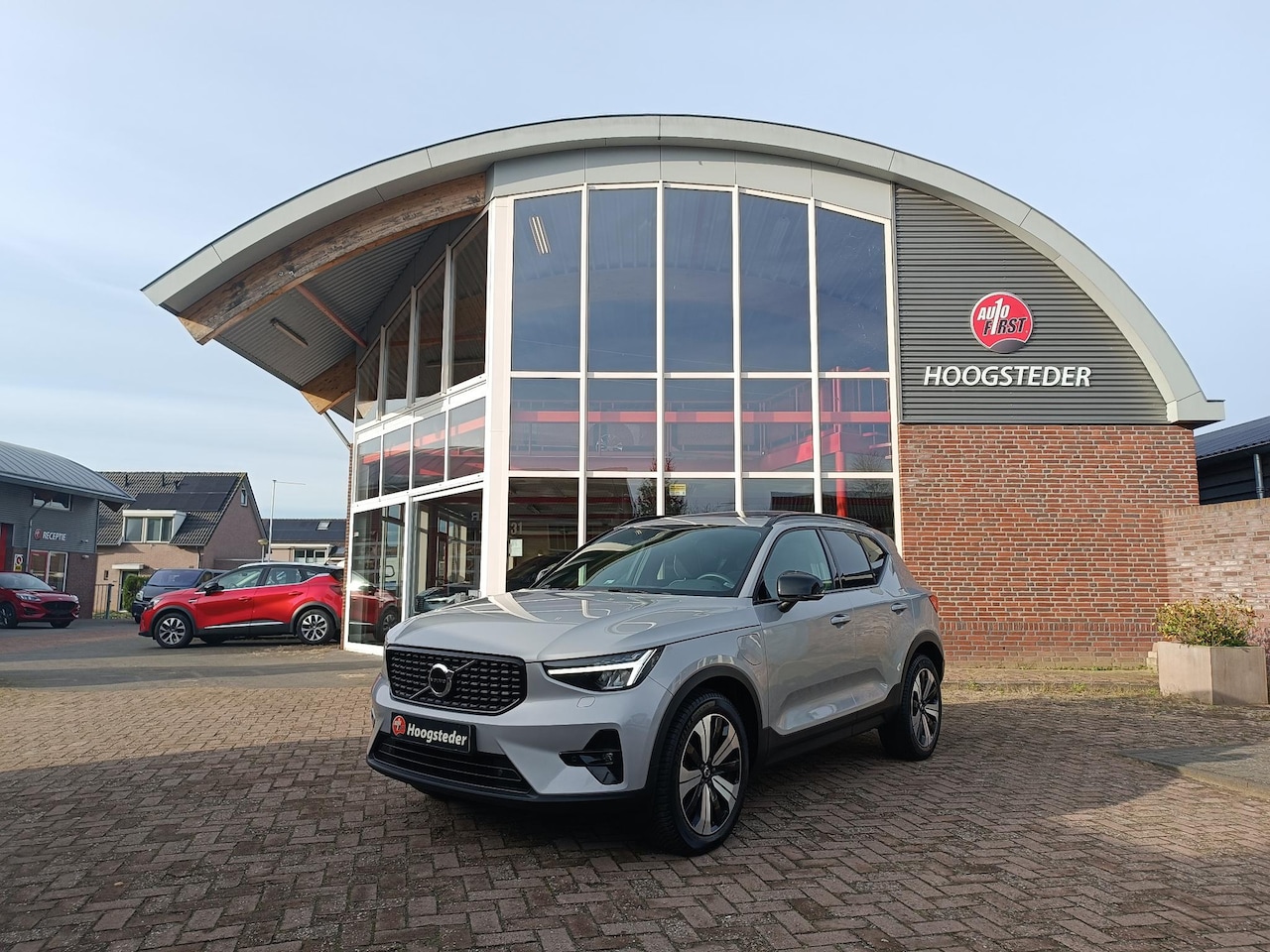 Volvo XC40 - 1.5 T4 Plug-in hybrid Ultimate Dark, trekhaak, H&K - AutoWereld.nl