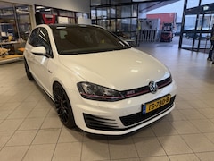Volkswagen Golf - 2.0 TSI GTI Pano/DSG Autom/ Keyless