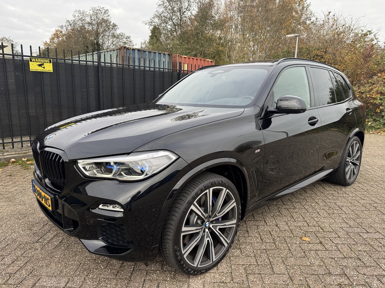 BMW X5 - xDrive30d High Executive M Sport Individual Bowers Wilkins Carplay - AutoWereld.nl