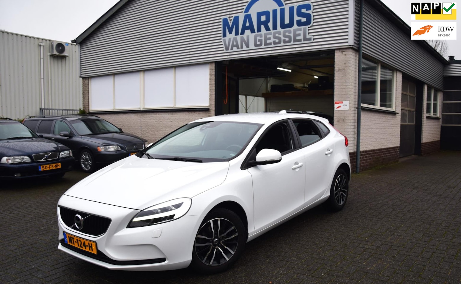Volvo V40 - 2.0 D2 Nordic 2.0 D2 Nordic+ 180 pk - AutoWereld.nl