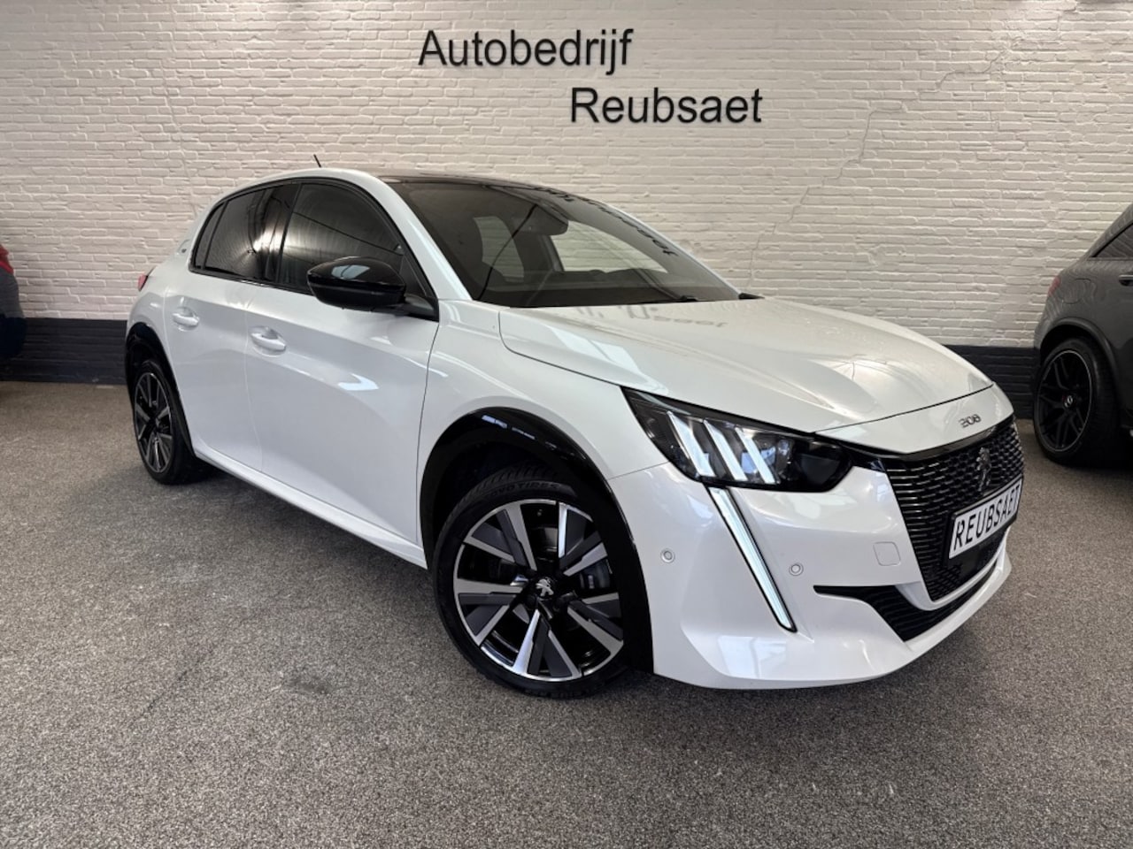 Peugeot 208 - 1.2 PureTech GT-Line Clima Panodak Navi Carplay Led Incl 12Mnd Garantie - AutoWereld.nl