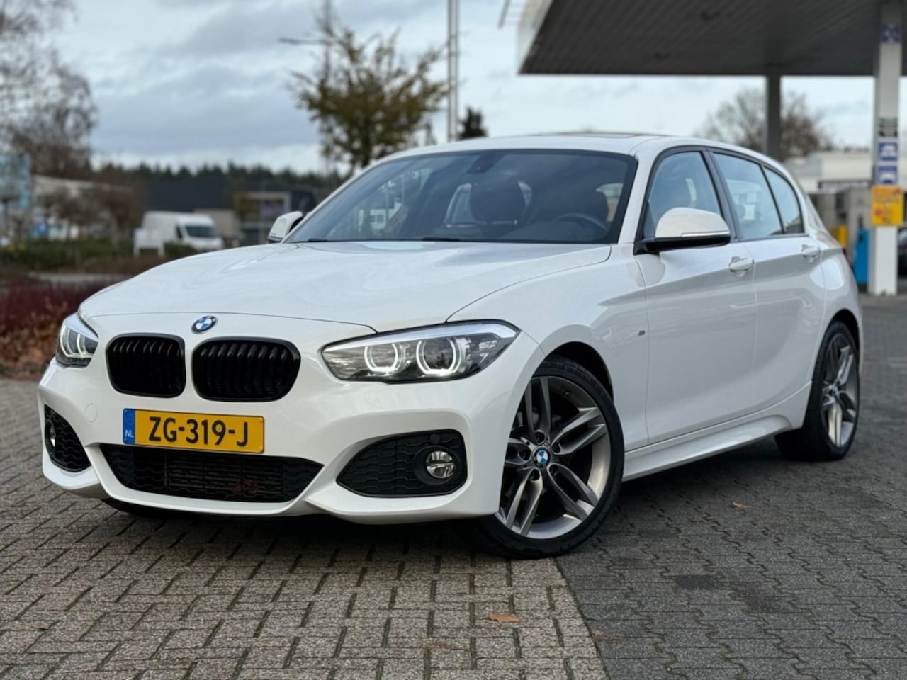 BMW 1-serie - 118 A/T M SPORT OPEN DAK SPORT STOELEN STOELVERW. NL-AUTO - AutoWereld.nl