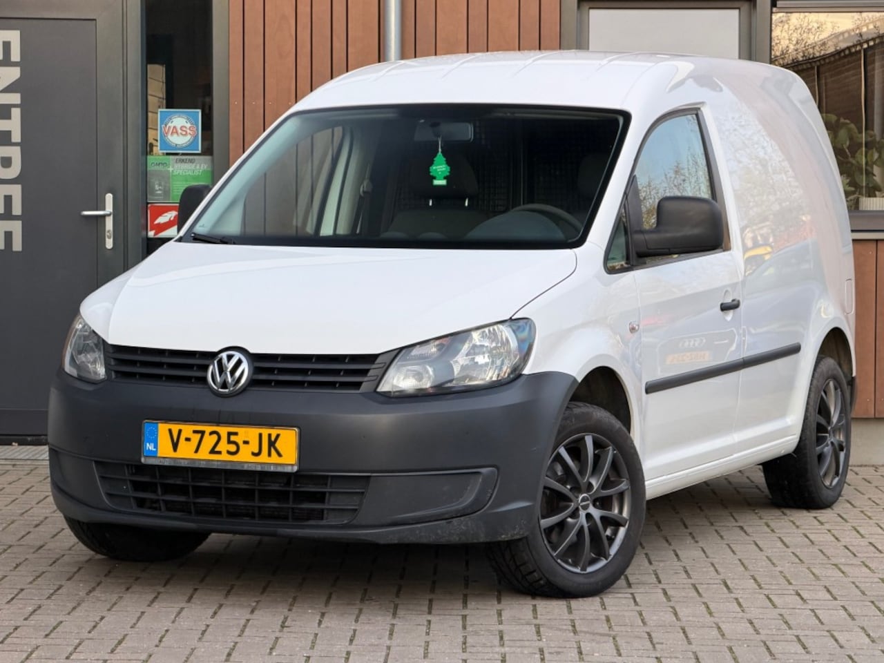 Volkswagen Caddy - 1.6 TDI BASEL. BMT schade achterzijde - AutoWereld.nl