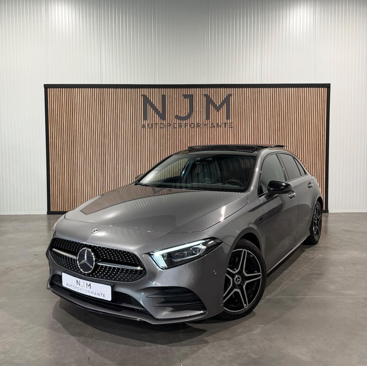 Mercedes-Benz A-klasse - 250e AMG|Pano|Memory|Keyless|Multibeam - AutoWereld.nl