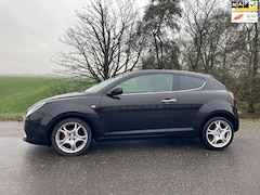 Alfa Romeo MiTo - 0.9 TwinAir Distinctive Nwe. APK LM. Velgen, Leder intr