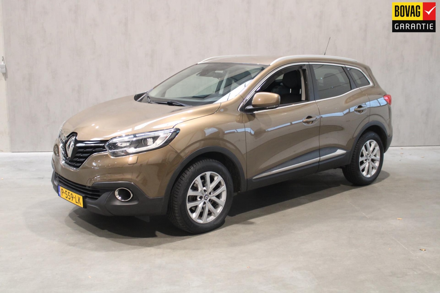 Renault Kadjar - 1.2 TCe 130PK Trekhaak|Navigatie|Cruise|4x nieuwe all season band|12 maanden garantie prij - AutoWereld.nl