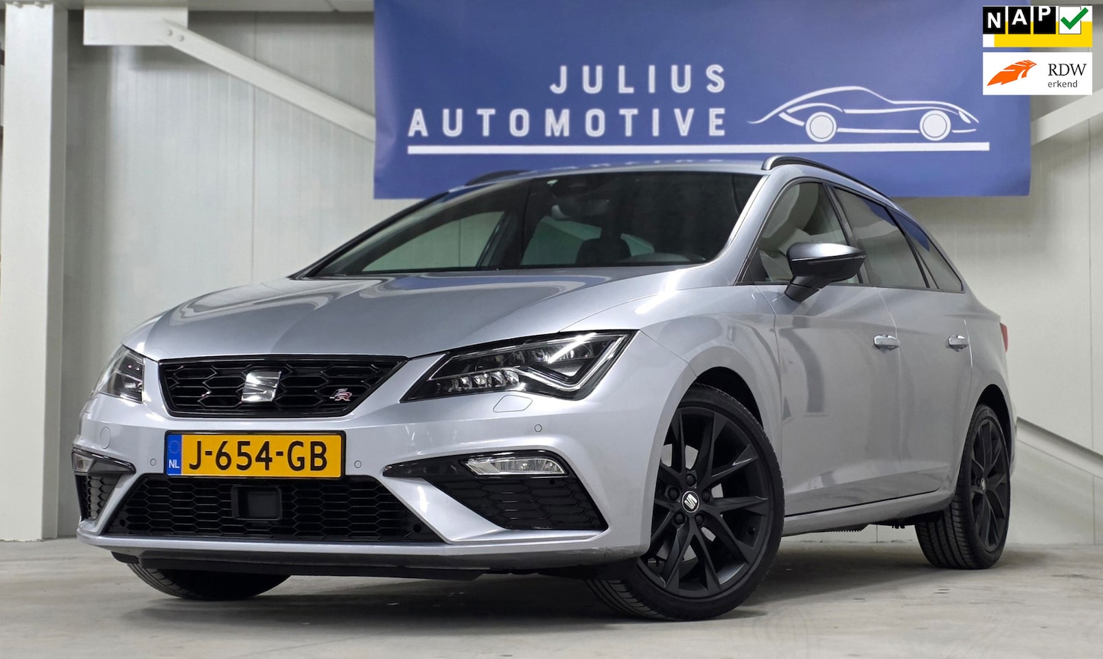 SEAT Leon ST - 1.5 TSI FR Ultimate Edition Black Sky 1e Eigenaar 100% Onderhouden Virtual Cockpit Trekhaa - AutoWereld.nl