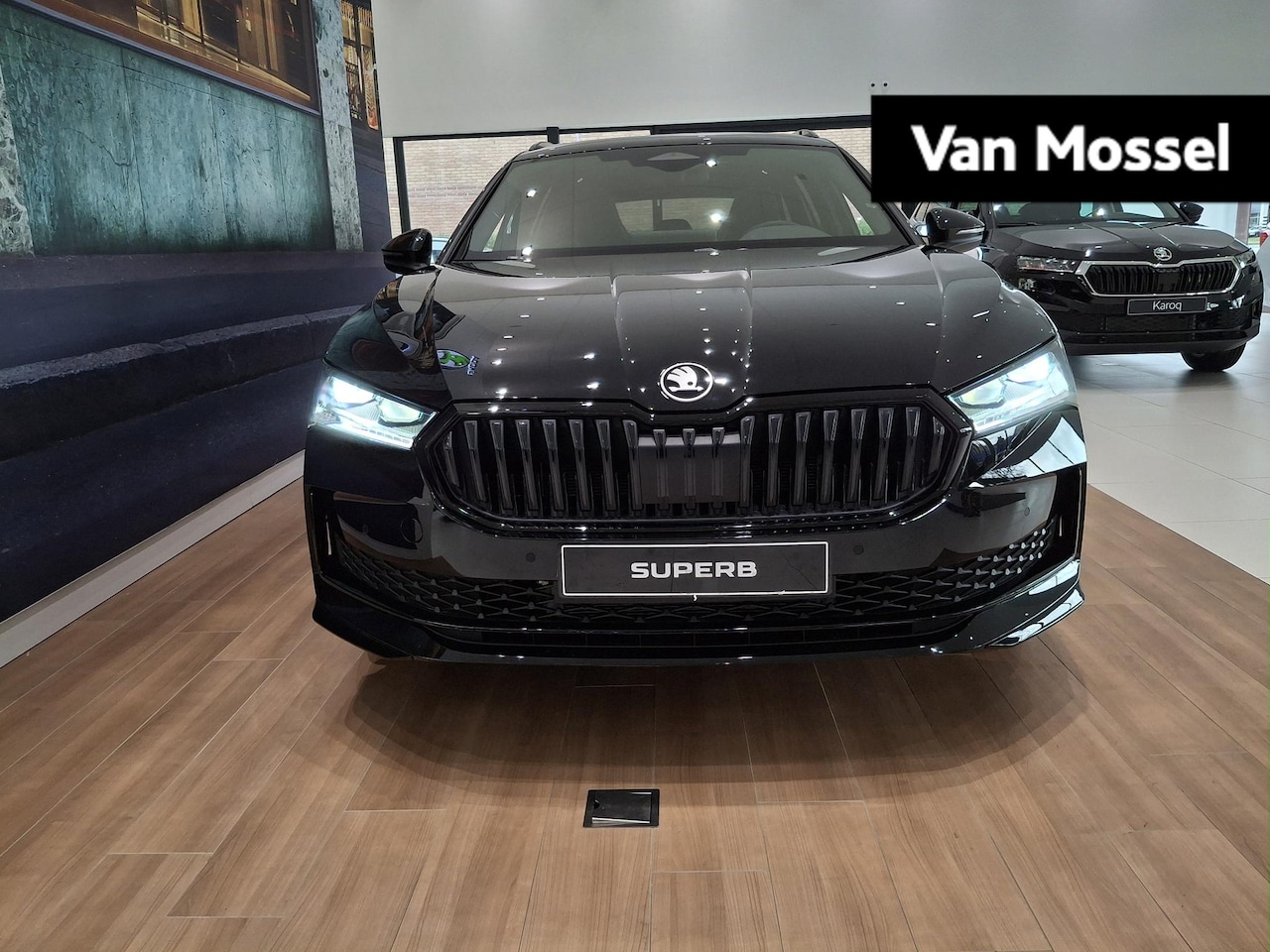 Skoda Superb - 1.5 TSI PHEV Sportline Business Ebony Black | 19 inch. Torcular zwart gepolijst velgen | P - AutoWereld.nl